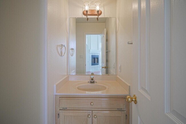 Building Photo - 10427 Crosscut Dr NW