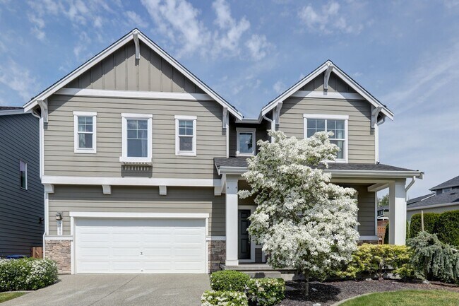 Building Photo - 4 Bedroom Home with Open Den, Living & Family Rooms – Space for Everyone