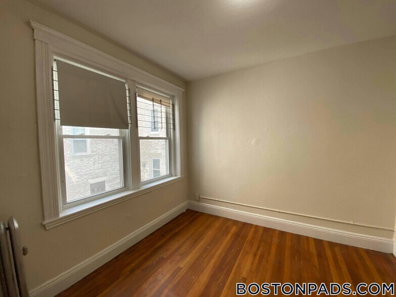 Building Photo - 9 Egremont Rd