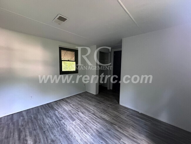 Building Photo - 1224-D Marion-