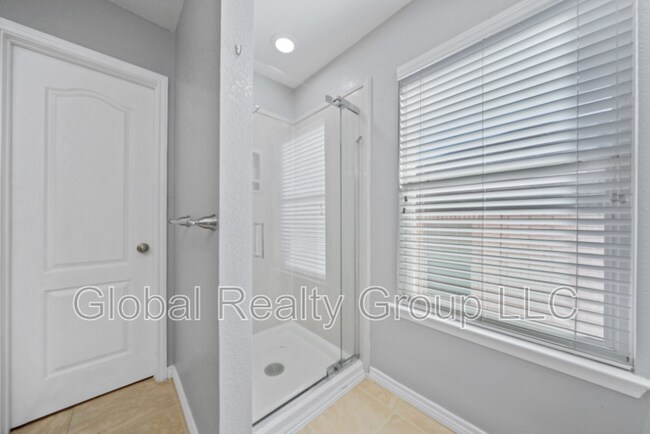 Building Photo - 11016 Forest Shower