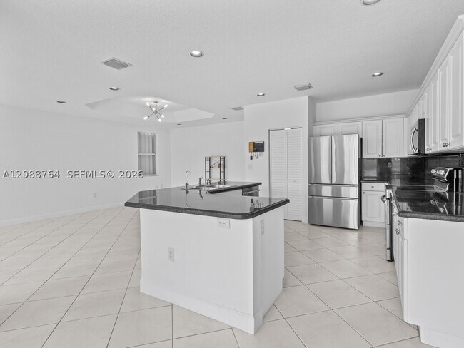 Building Photo - 11149 NW 72nd Terrace