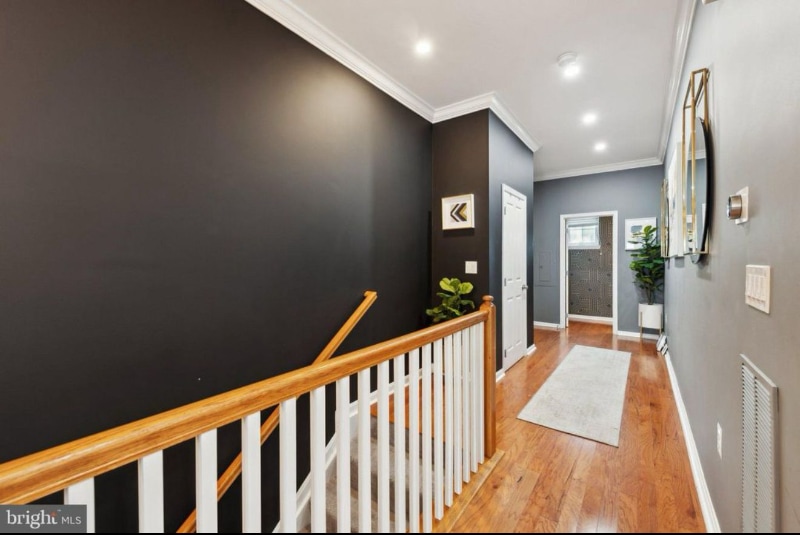 Building Photo - 401 Woodcrest Dr SE