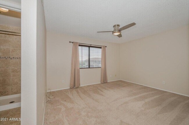 Building Photo - 1262 N 84th Pl