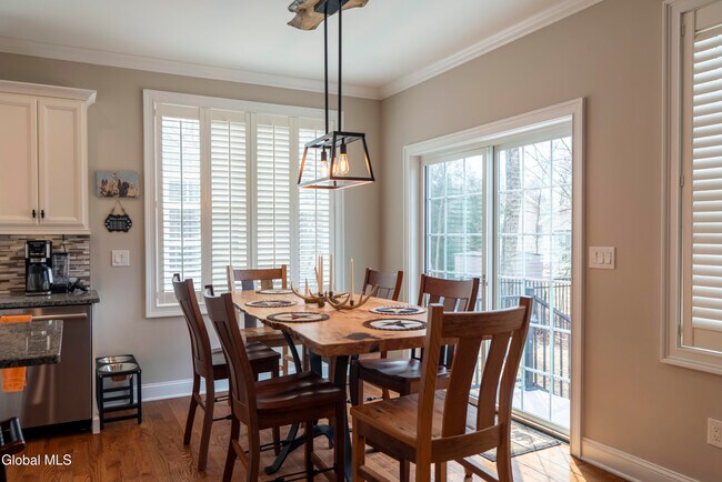 Building Photo - 5 Maria Ln