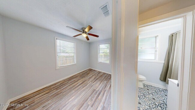 Building Photo - 3313 Myra St