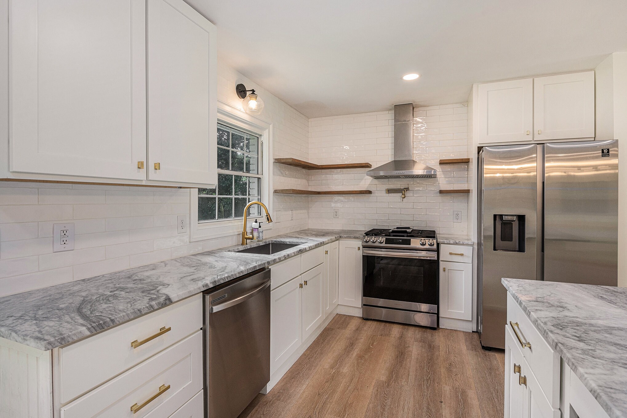 Kitchen - 1816 Gippy Ln