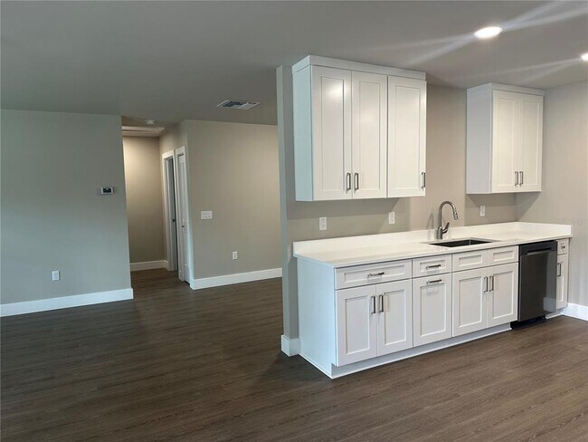 Building Photo - 1585 Jasmine Way