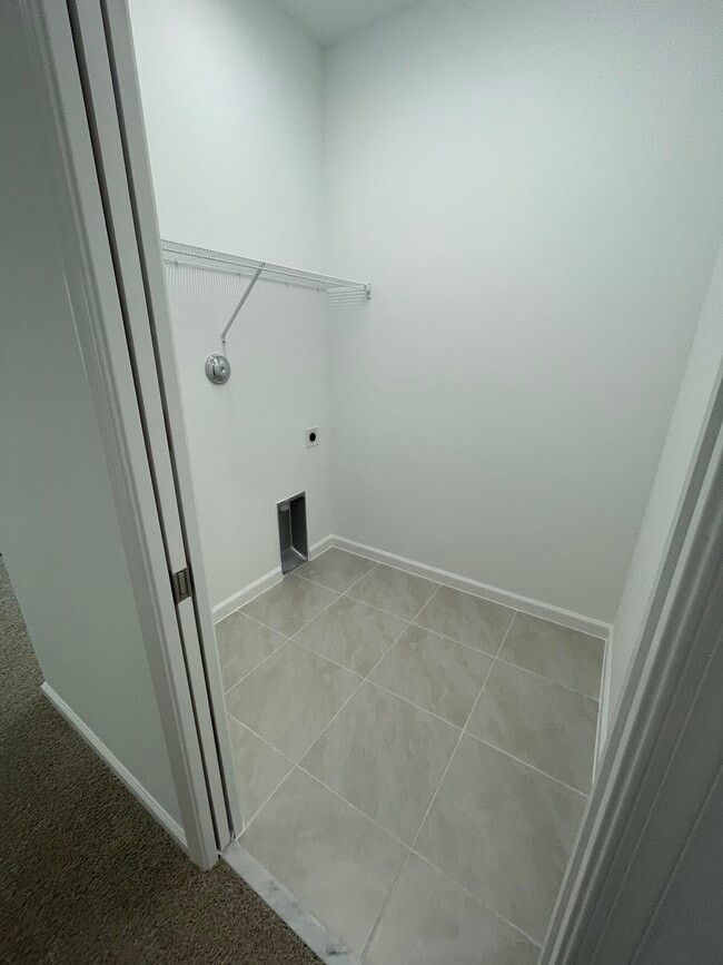 Building Photo - 16374 POWERSCOURT Dr