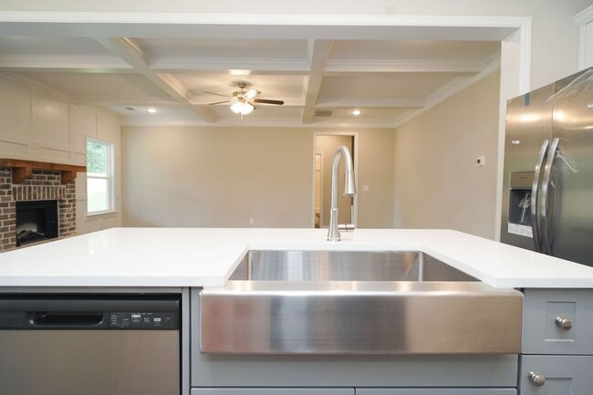 Building Photo - COMING SOON!    Westfield Plan | Presented by Kinloch Partners