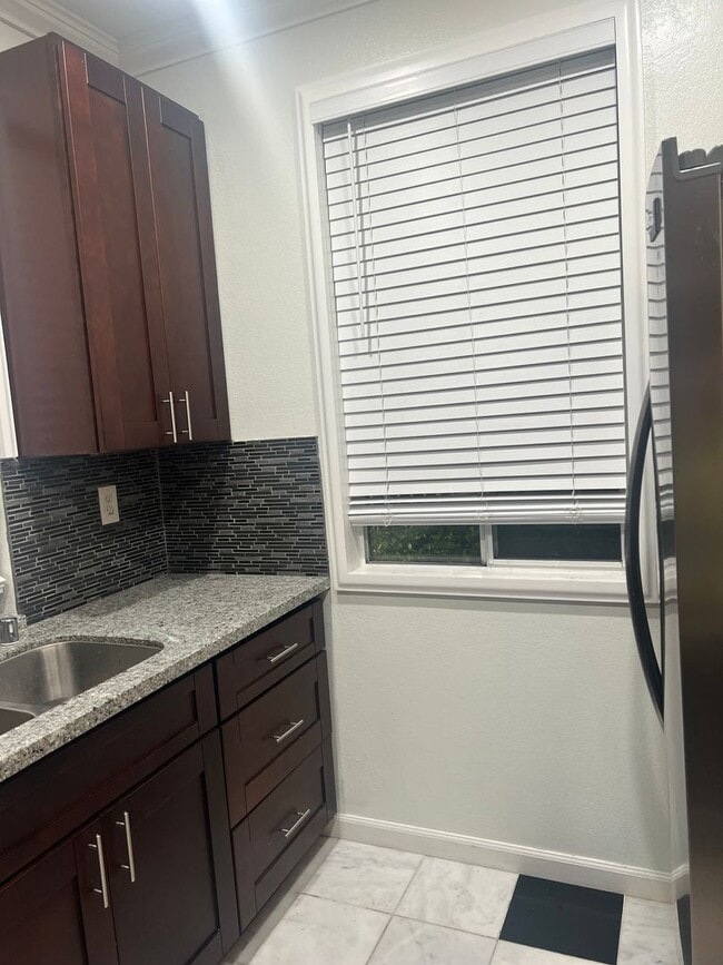 Building Photo - 2 Bedroom 1st Floor Unit in Rancho San Diego