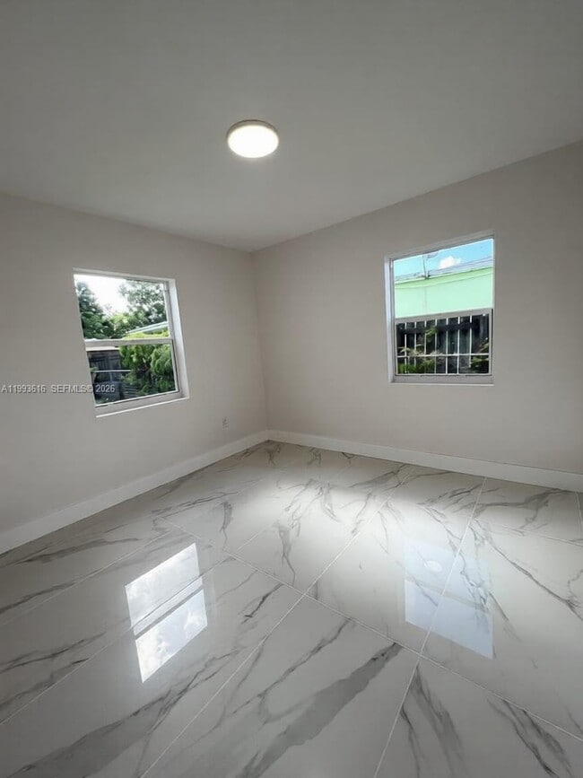 Building Photo - 31 SW 67th Ct
