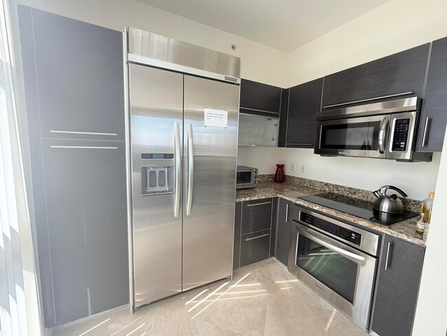 Building Photo - 550 Okeechobee Blvd