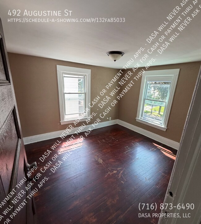 Building Photo - 492 Augustine St