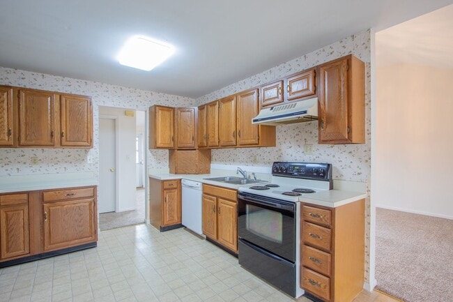 Building Photo - Charming 2-Bedroom Ranch Home with Garage and Spacious Backyard in Dover, DE