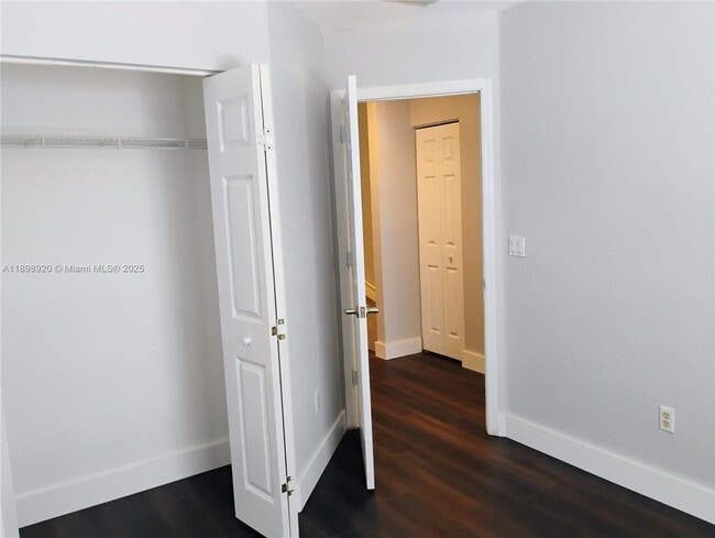 Building Photo - 1115 Lucaya Dr