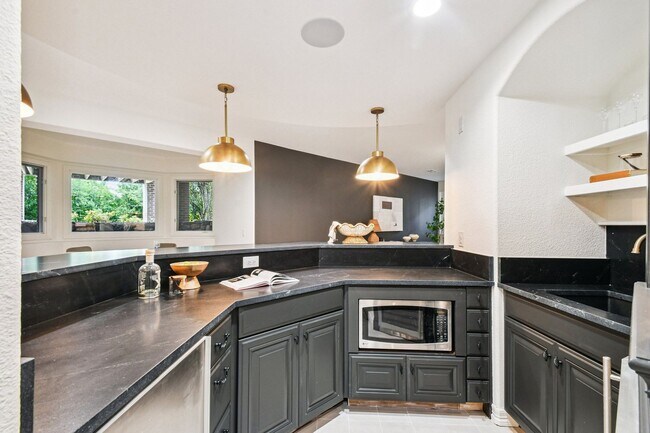 Building Photo - Stunning Cherry Hills Luxury Rental | 5bd/...