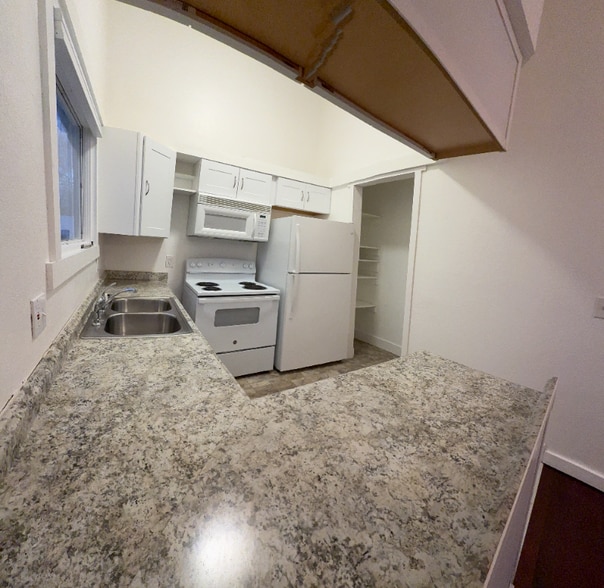 Building Photo - 5120 Hatcher Cir