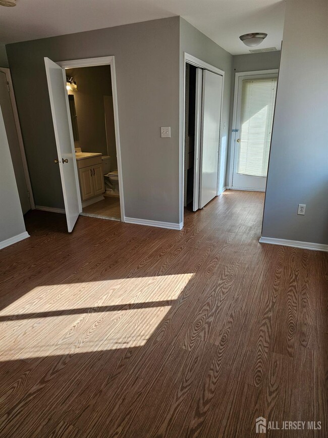 Building Photo - 1217 Aspen Dr