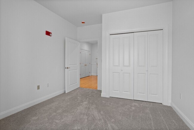 Building Photo - 527 Pawtucket Blvd