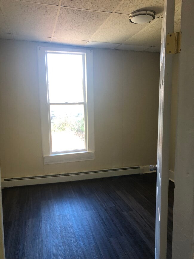 Building Photo - 82 Jersey Ave