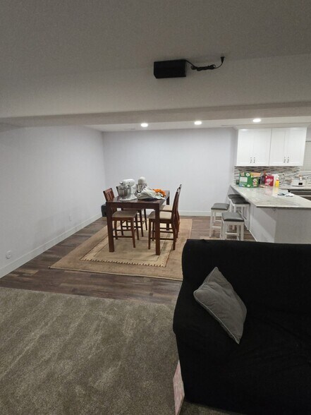 Building Photo - 210 W 510 S