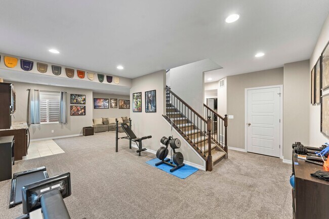 Building Photo - Beautiful 5-Bedroom, 4-Bathroom Home with ...