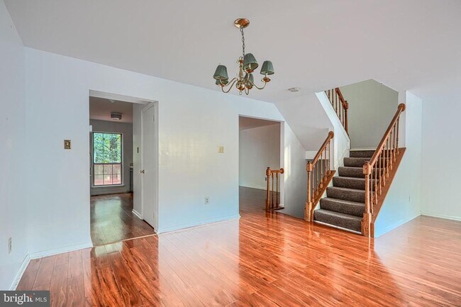 Building Photo - 8 Lambeth Bridge Ct