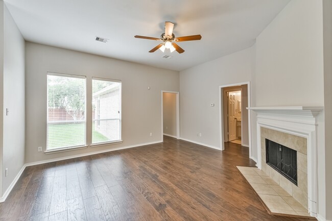 Building Photo - 9623 Wakefield Village Dr