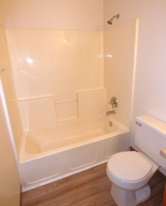 Building Photo - Rent Special: 1/2 Off August's Rent!! 3 bed 2 bath House in South Salem!