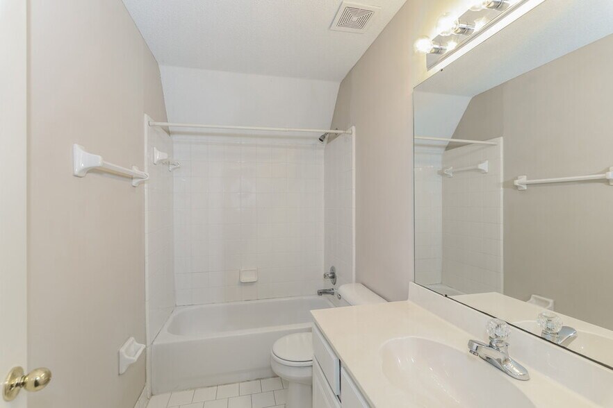 Building Photo - 5116 Summer Mist Cove