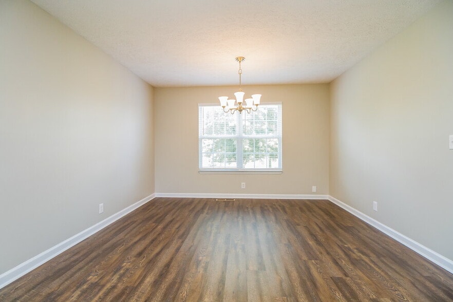 Building Photo - 1244 St Andrews Dr