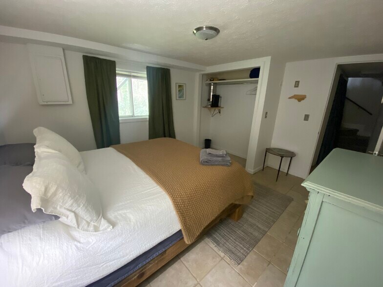 Building Photo - 711 Oak Terrace Ln