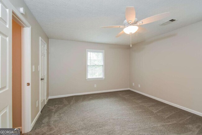 Building Photo - 229 Sleepy Hollow Rd