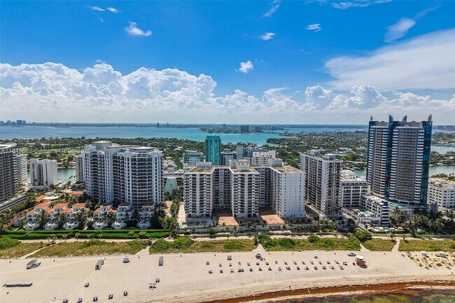 Building Photo - 6039 Collins Ave