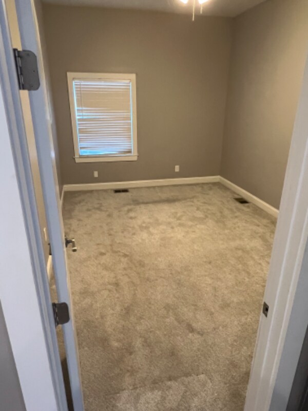 Building Photo - 1425 S Floyd St