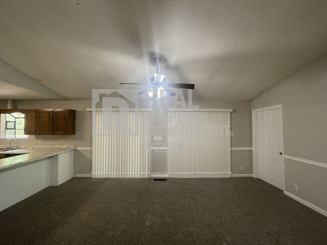 Building Photo - 102 River Chase Court-