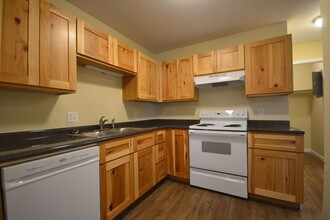 Building Photo - Marshfield Apartments