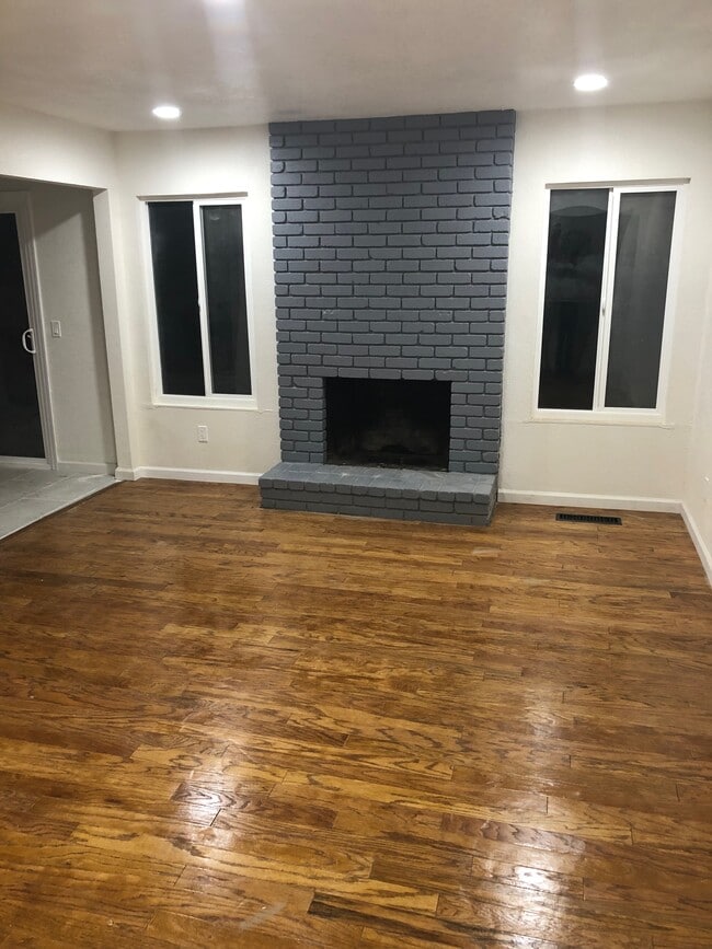 Building Photo - 948 Goldenleaf Way