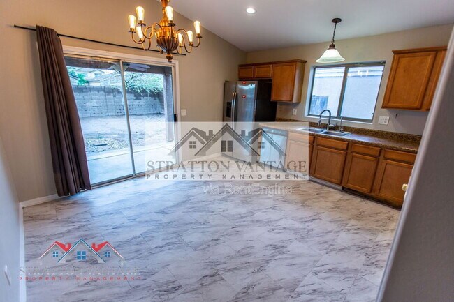 Building Photo - 6714 E Flynn Ave