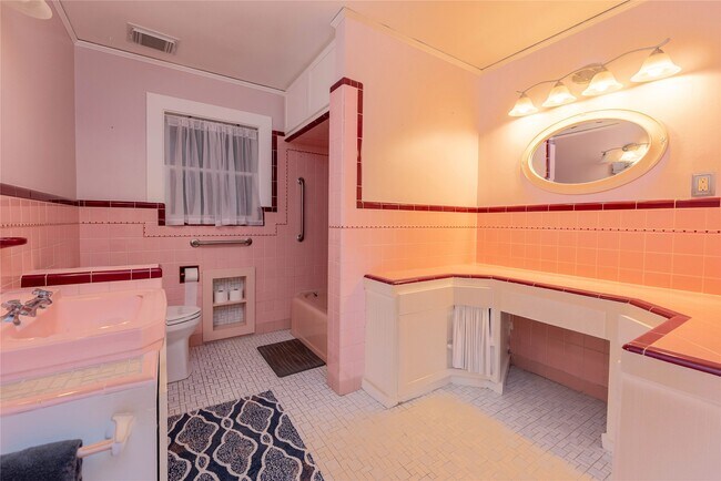 Building Photo - 4301 Avenue O