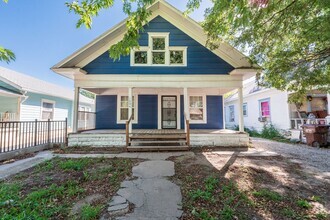 Building Photo - Charming 2 Bed 1 Bath - 2 weeks FREE!