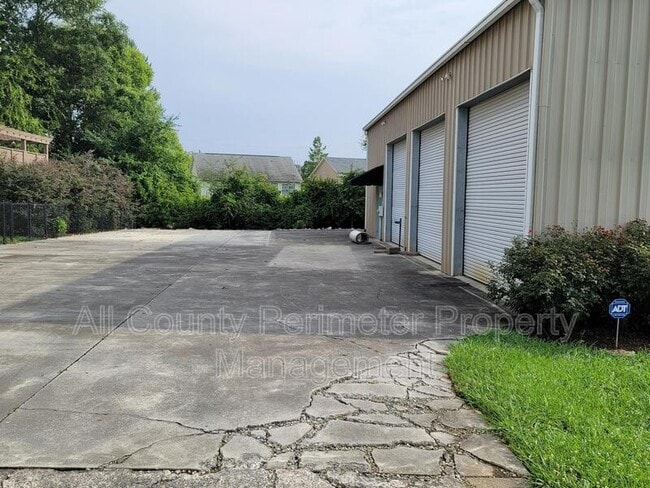 Building Photo - 6 Skyland Dr NW