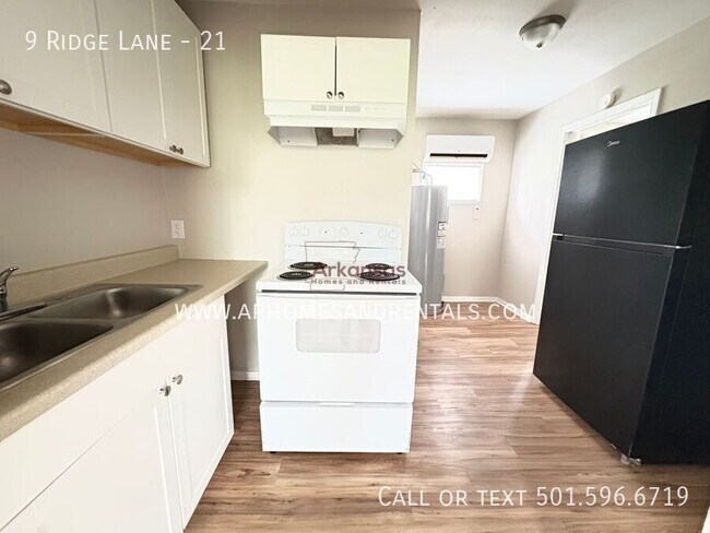 Building Photo - 9 Ridge Ln