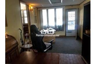 Building Photo - 984 Shryer Ave W