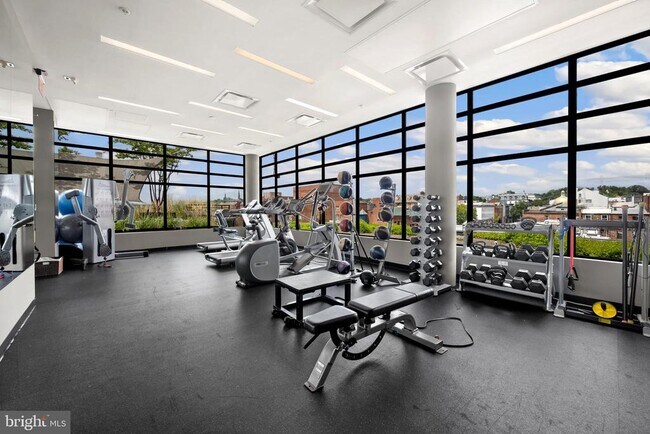 Building Photo - 1055 Wisconsin Ave NW