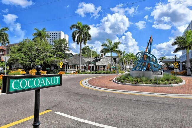 Building Photo - 301 S Gulfstream Ave