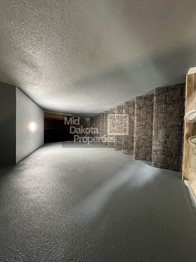 Building Photo - 404 S Minnesota- 4 Bedroom, 2 Bathroom House