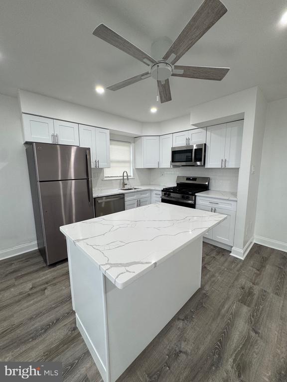 Building Photo - 9762 Hilspach St