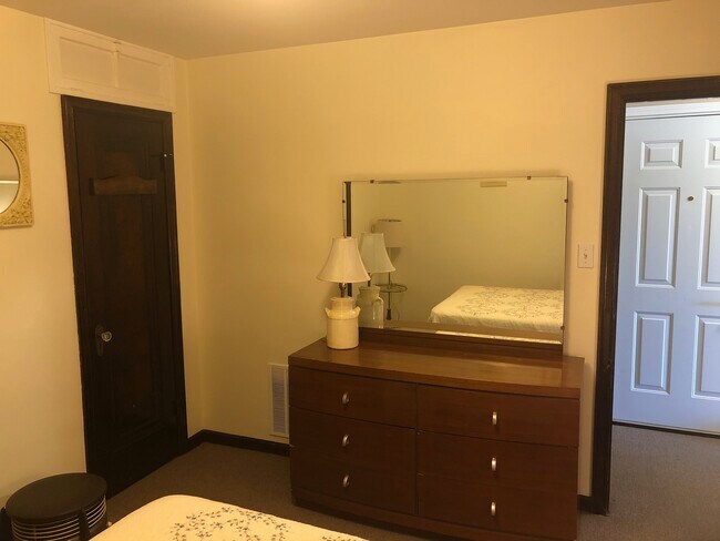 Bedroom photo 2 - 118 E Washington St